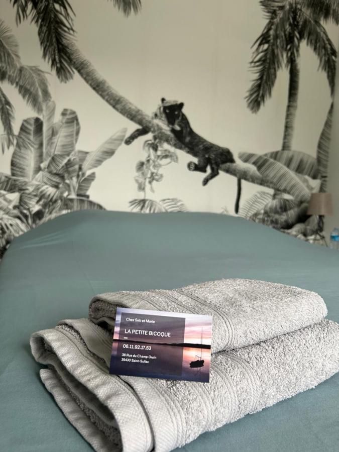 La Petite Bicoque Bed and Breakfast Saint-Suliac Exteriör bild